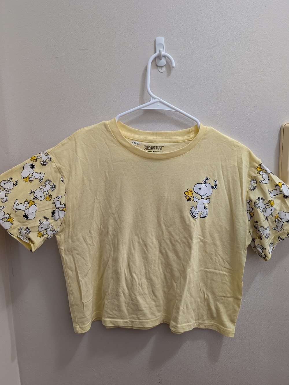 Peanuts Graphic Tee in Yellow Size Medium
